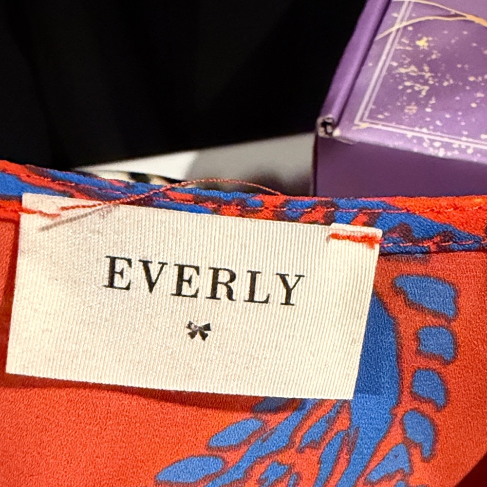 Everly Coral Red Paisley Short Sleeve Romper - Picture 3 of 4